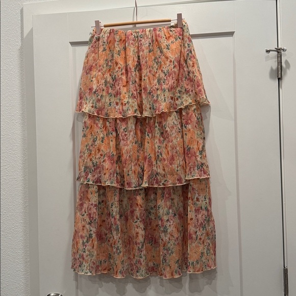 NWT ASTR tiered plisse maxi skirt in green/orange - Picture 6 of 6